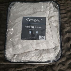 Beautyrest Cream Faux Fur Weighted Blanket